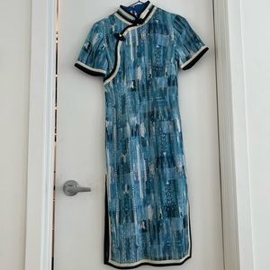 Beautiful Chinese dress (Qipao)